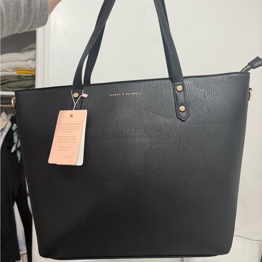 NWT Poppy & Peonies Go Getter Tote in Black